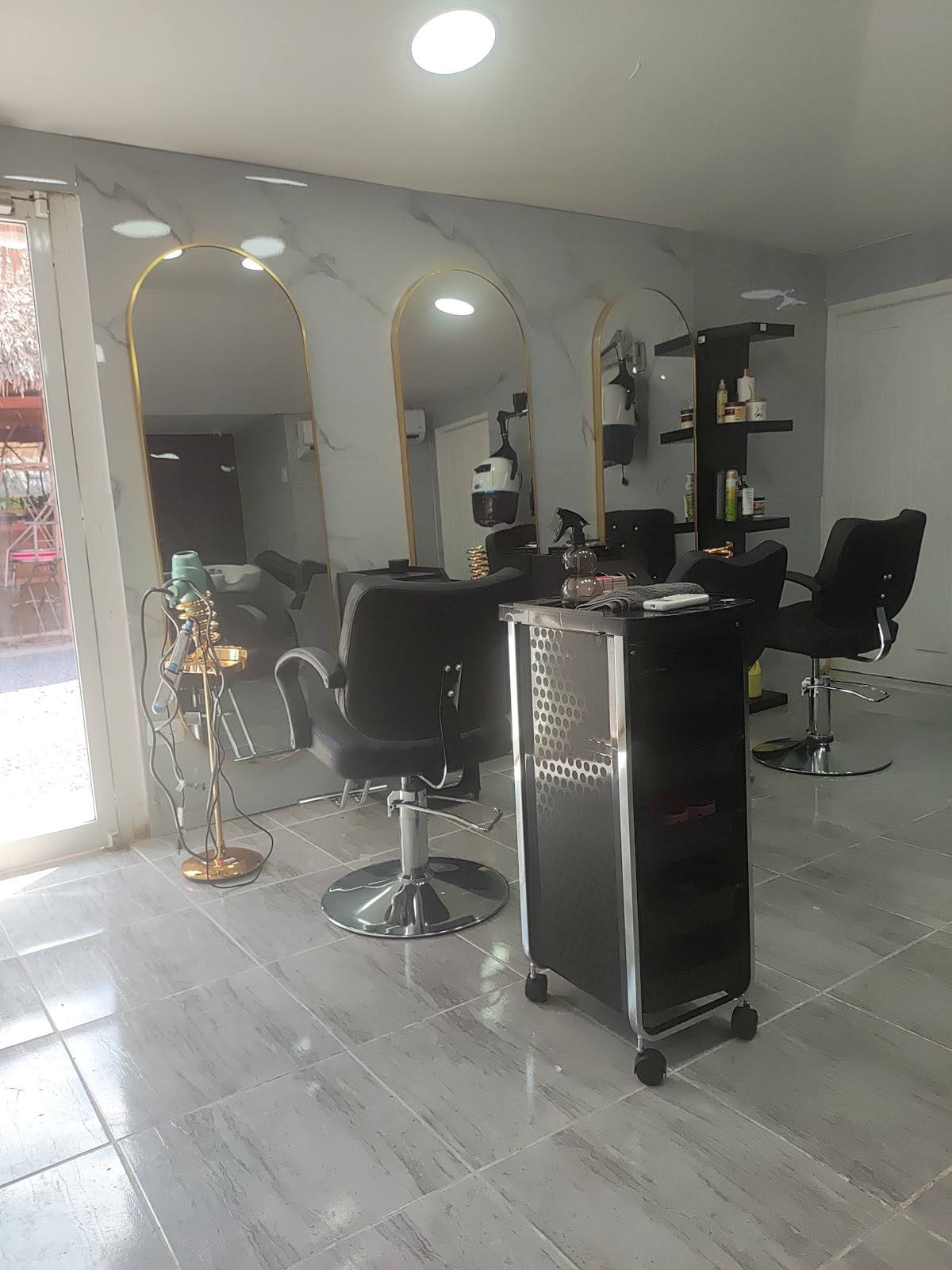 MERI SALON