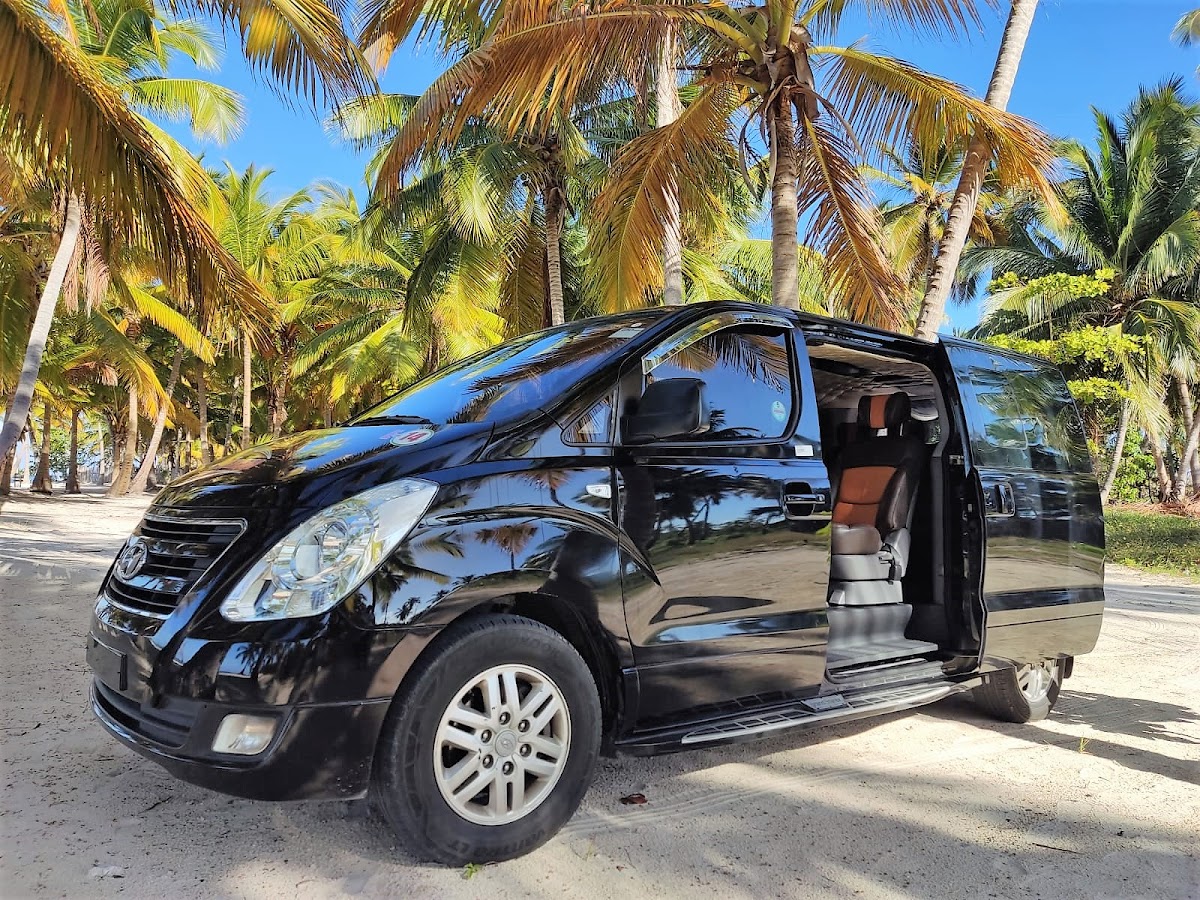OSCAR TRANSFERS - Your Driver at Punta Cana