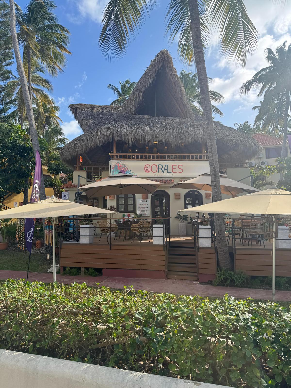 Corales Pizzeria & Cigar Club - Imagen 3