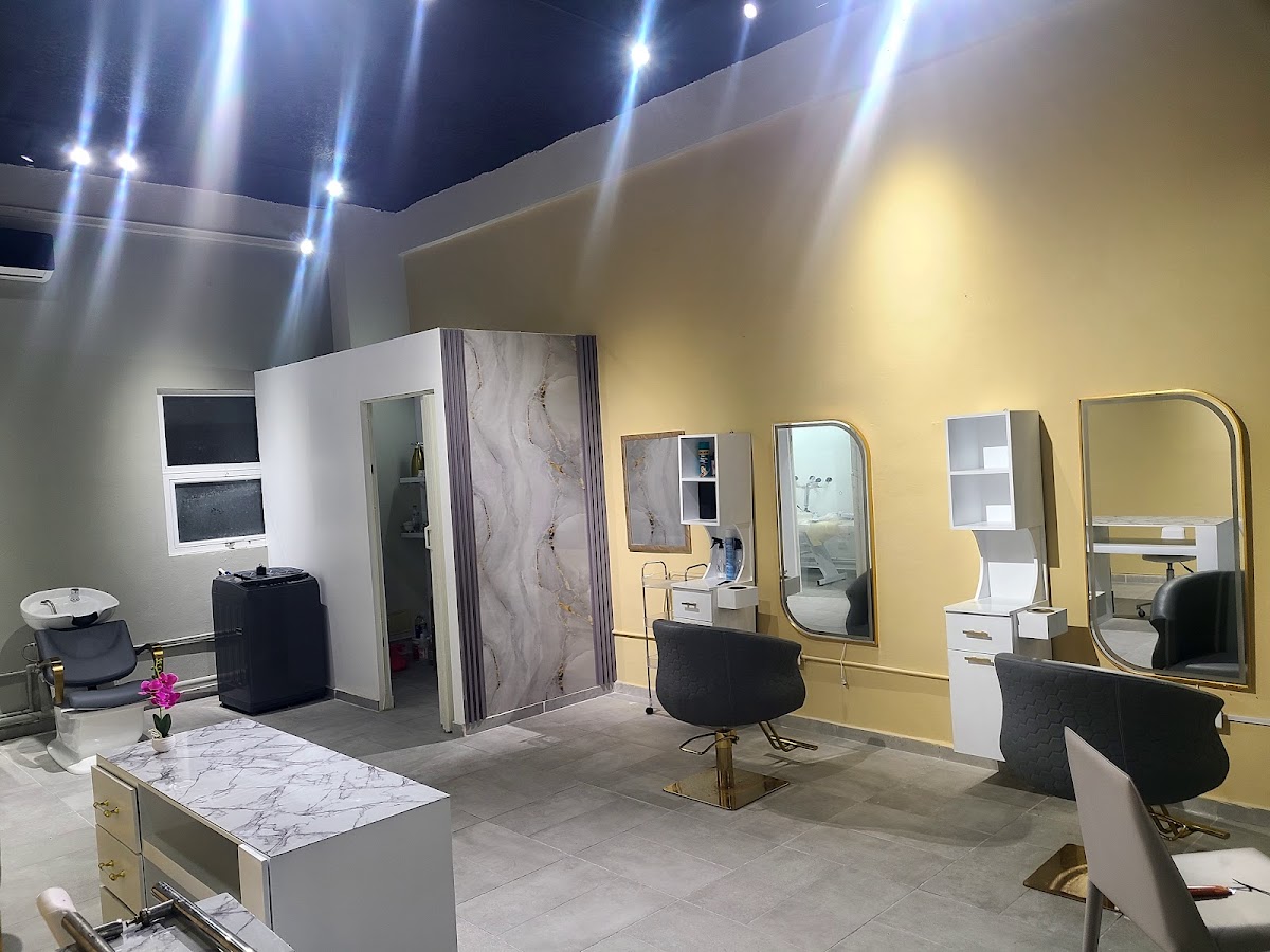 Karesmika Beauty Salon