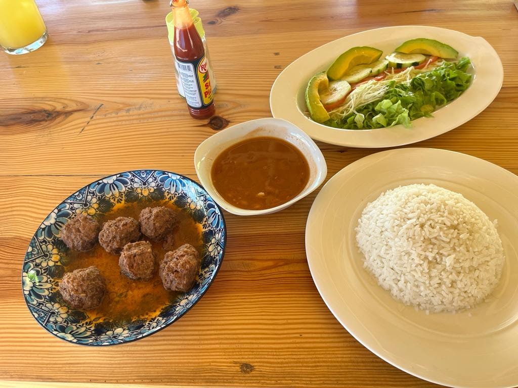 Donde Mi Mamá Restaurante - Imagen 1