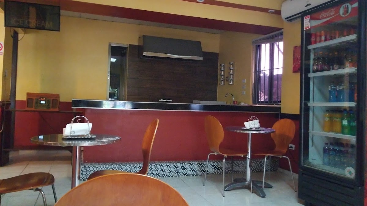 Repostería Y Cafetería La Canela - Imagen 3