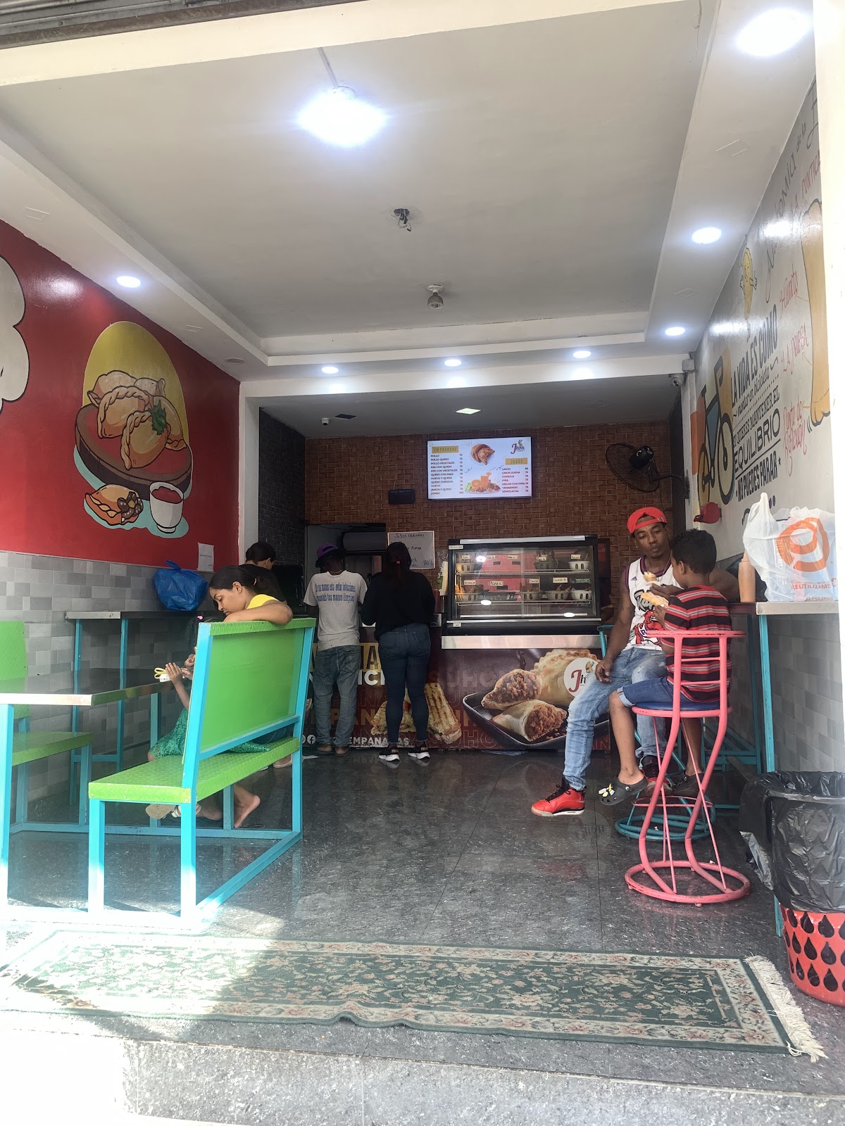 Jhon Empanadas Gourmet y Sándwiches - Imagen 3
