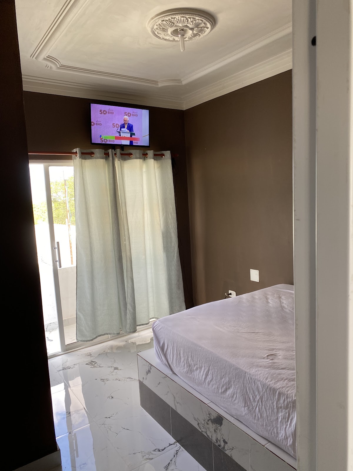 Hotel villa playwood