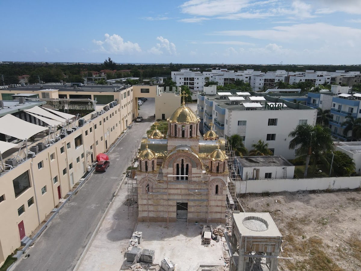 Iglesia techo dorado