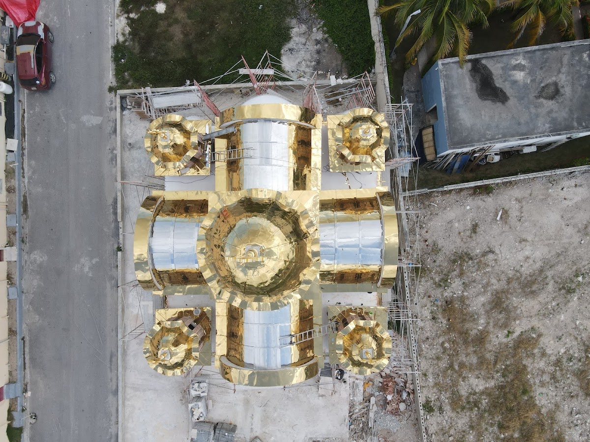 Iglesia techo dorado