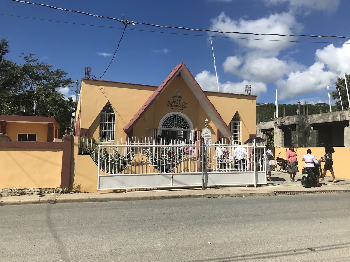 Iglesia Adventista del Séptimo Día, Villa Cristal - Imagen 1