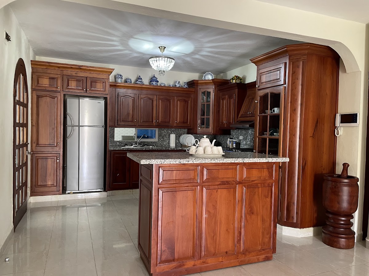 Maria's Entire House - Imagen 3