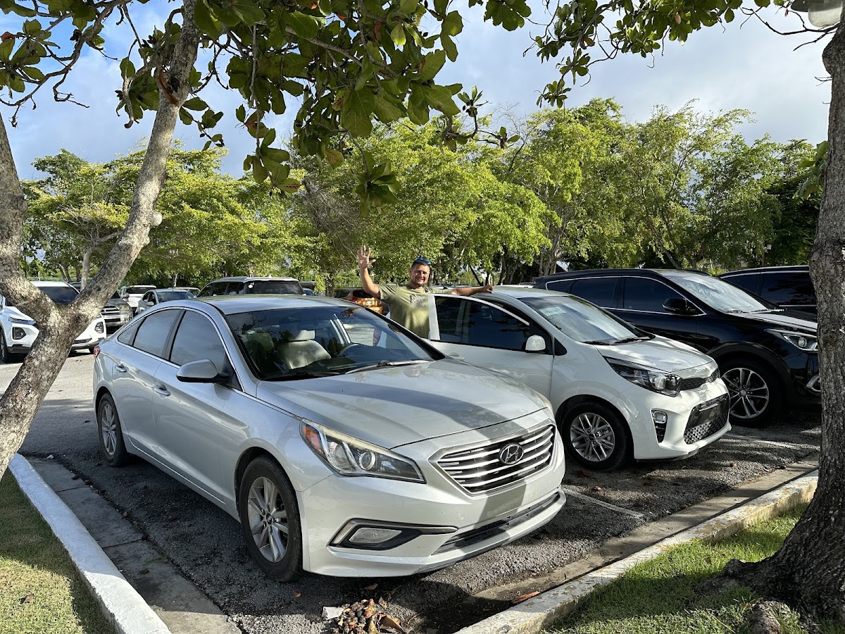 DriveEZ Car Rental - Imagen 1