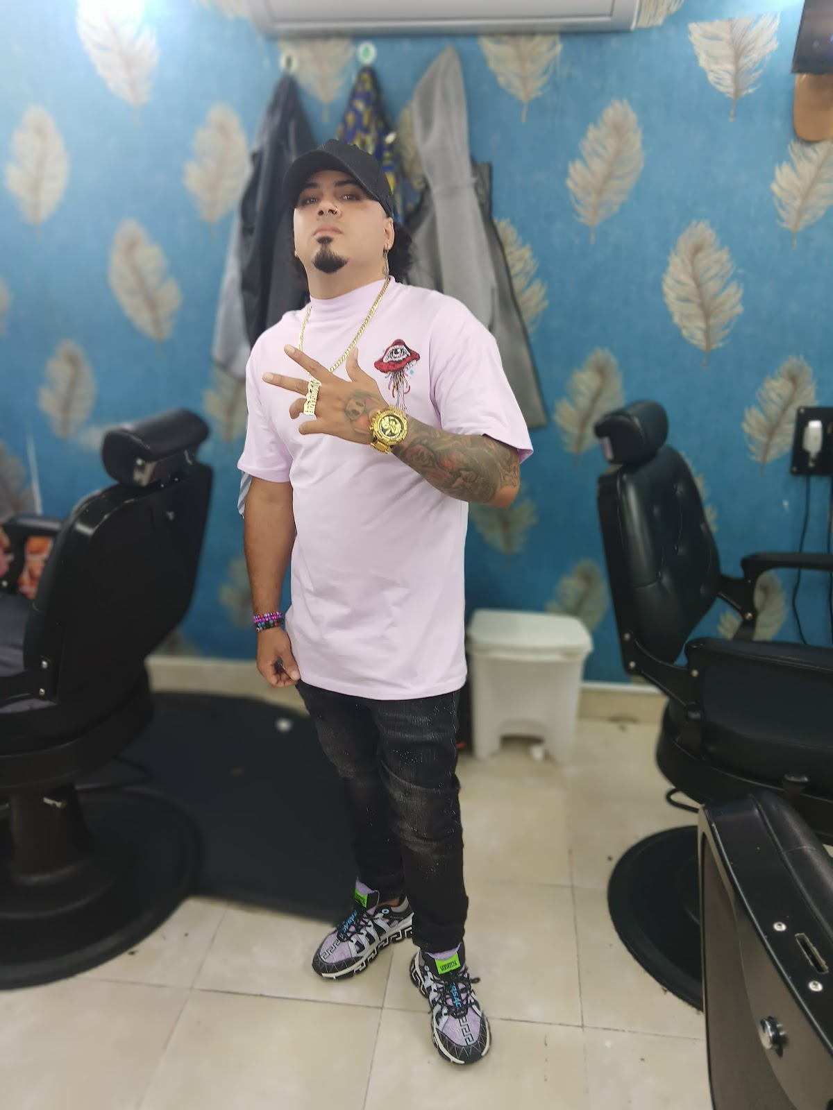 Adonis Barber Shop HOOKA y Más - Imagen 2