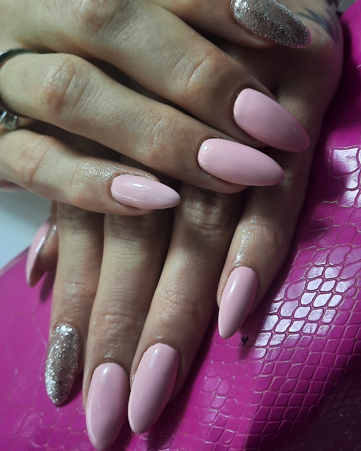 Sophie nails Center