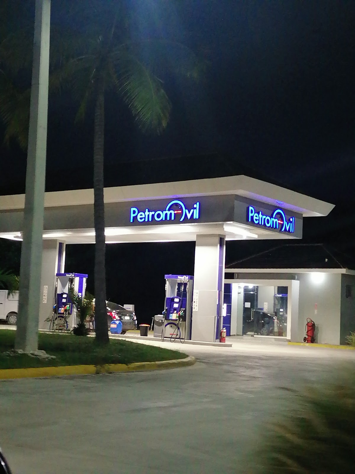 Petromovil, Cap Cana.