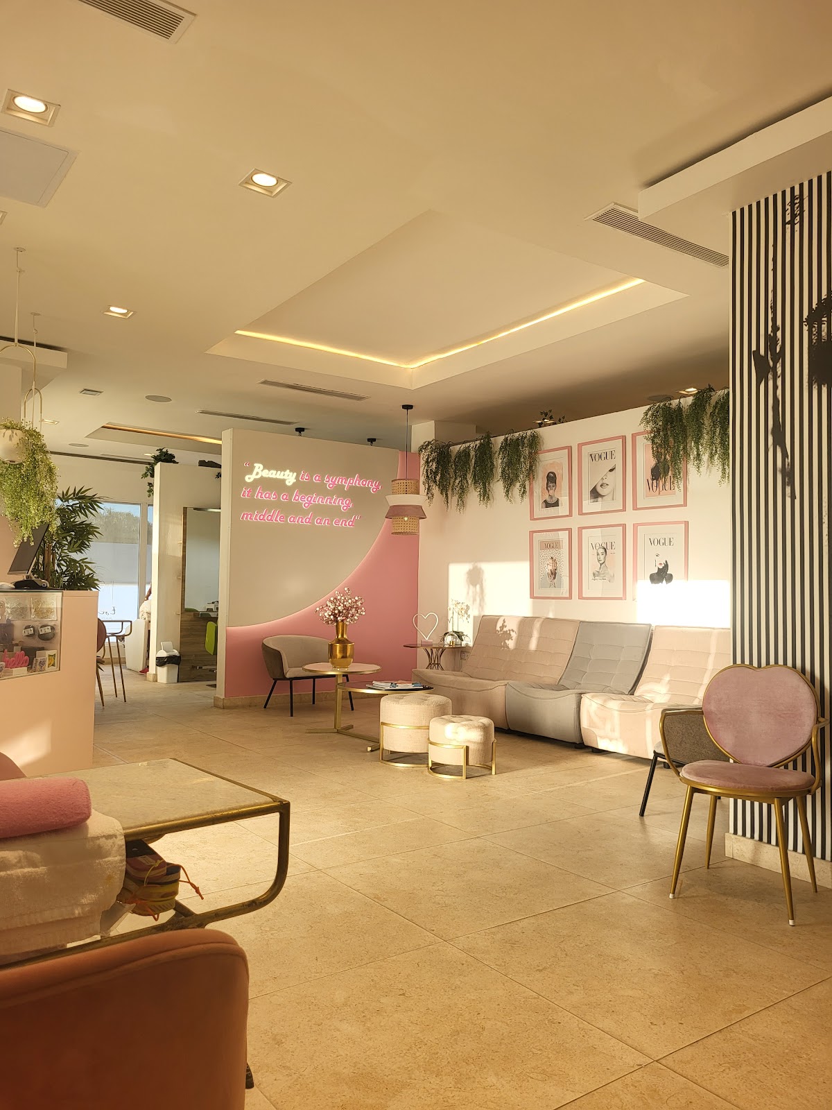 Esenci Beauty Center & Spa