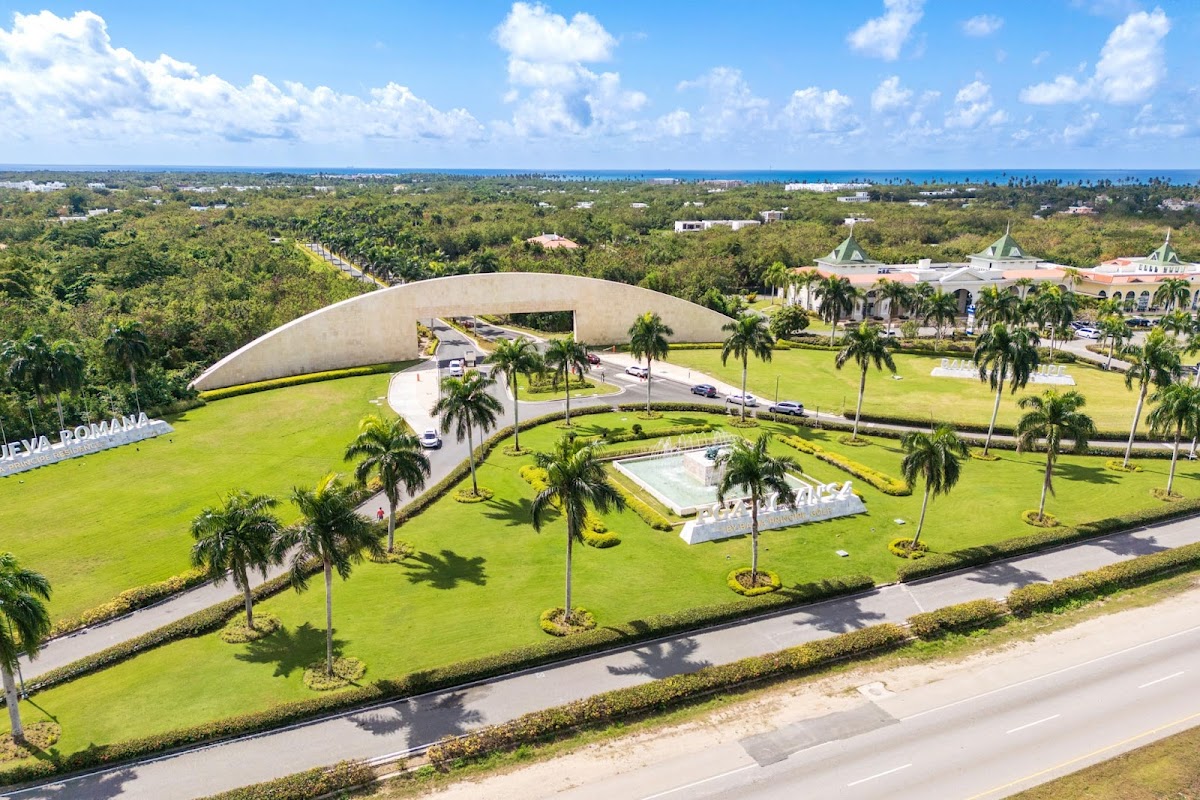 Playa Nueva Romana - Real Estate Showroom